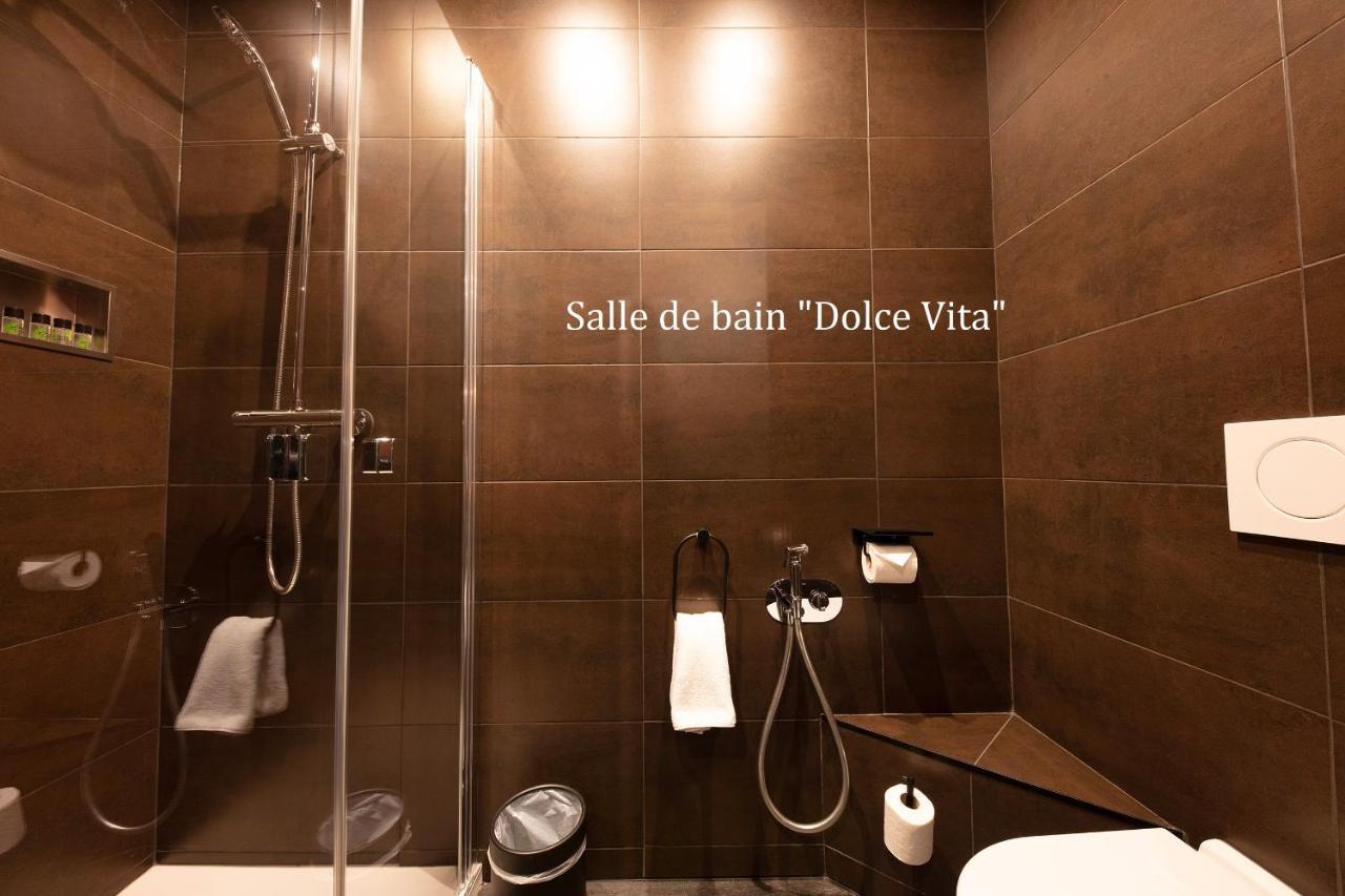 Love Hotel Avec Nuit Insolite Au Dandy Et Jacuzzi Privatise (Adults Only) Париж Екстер'єр фото