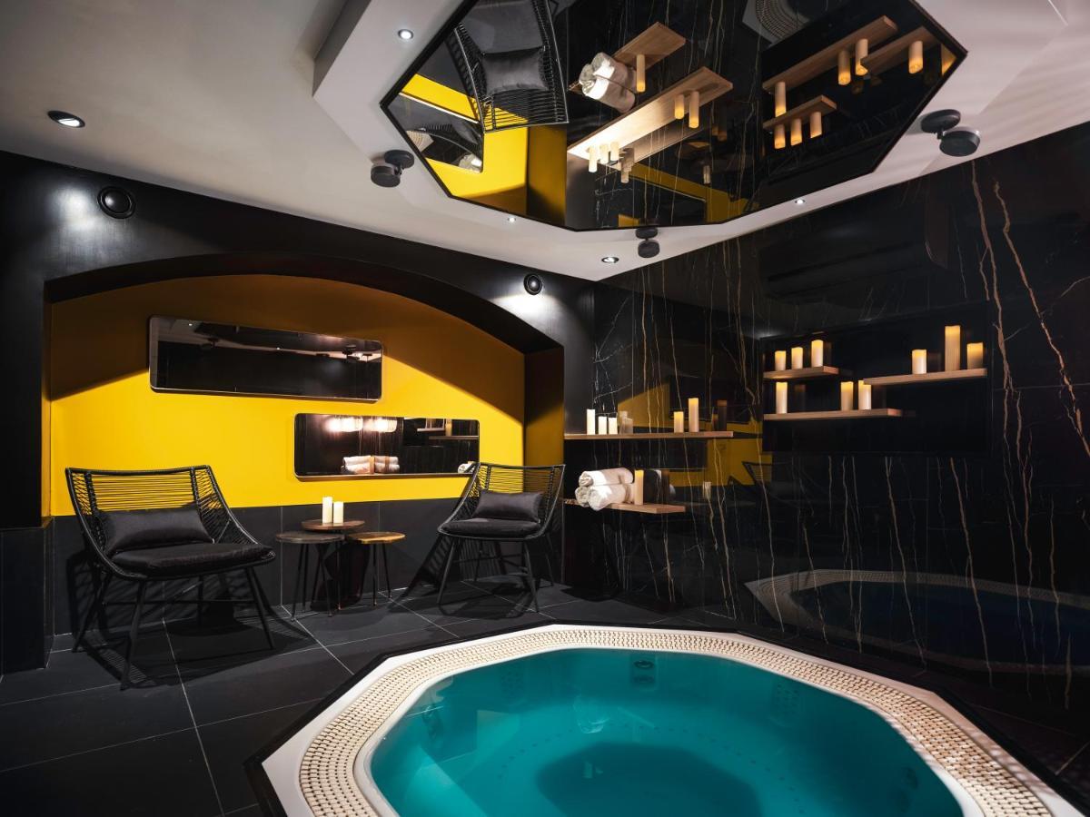 Love Hotel Avec Nuit Insolite Au Dandy Et Jacuzzi Privatise (Adults Only) Париж Екстер'єр фото